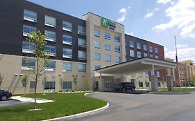 Holiday Inn Express Toledo West